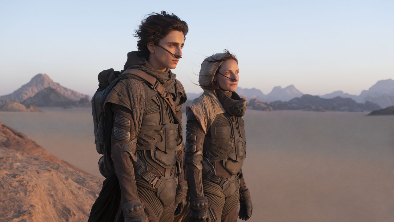 منذ أن تم اختيار زيندايا وتيموثي شالاميت لفيلم الخيال العلمي Dune في عام 2019، لم يستطع المعجبون إلا أن يتساءلوا عما إذا كانوا سيصبحون أصدقاء مقربين. على الرغم من بعض التكهنات الأولية حول قصة حب محتملة بينهما، فقد أظهر الثنائي أن علاقتهما هي مجرد علاقة أفضل الأصدقاء.